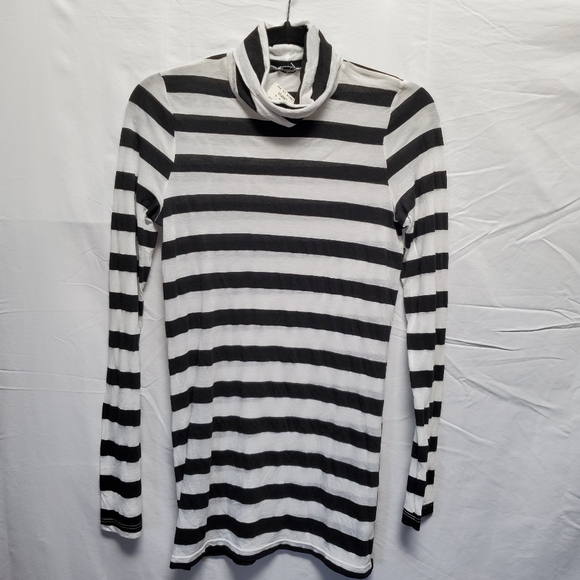 splendid white turtleneck